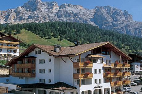 Hotel Falzares San Cassiano  Buitenkant foto