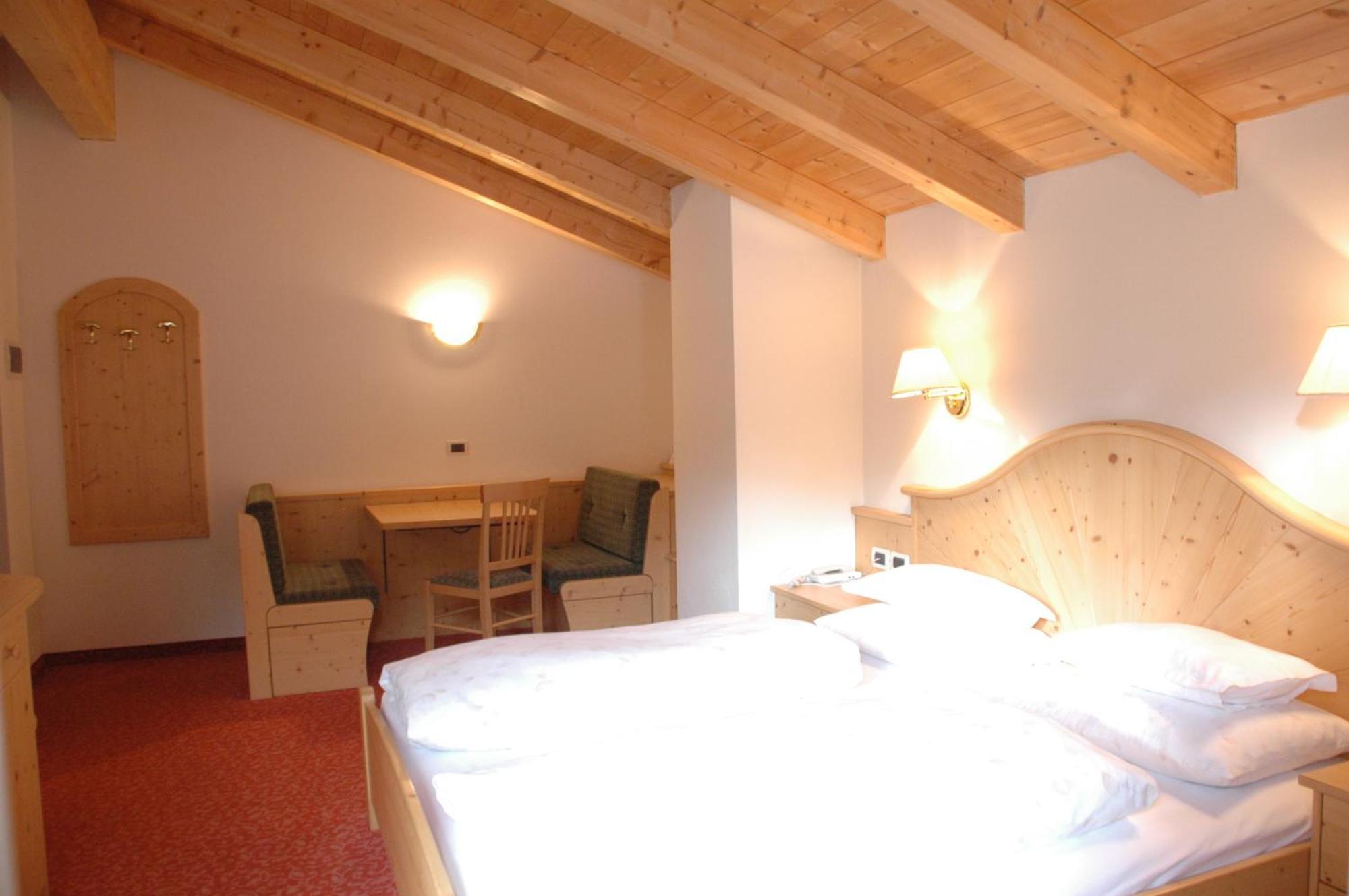 Hotel Falzares San Cassiano  Buitenkant foto