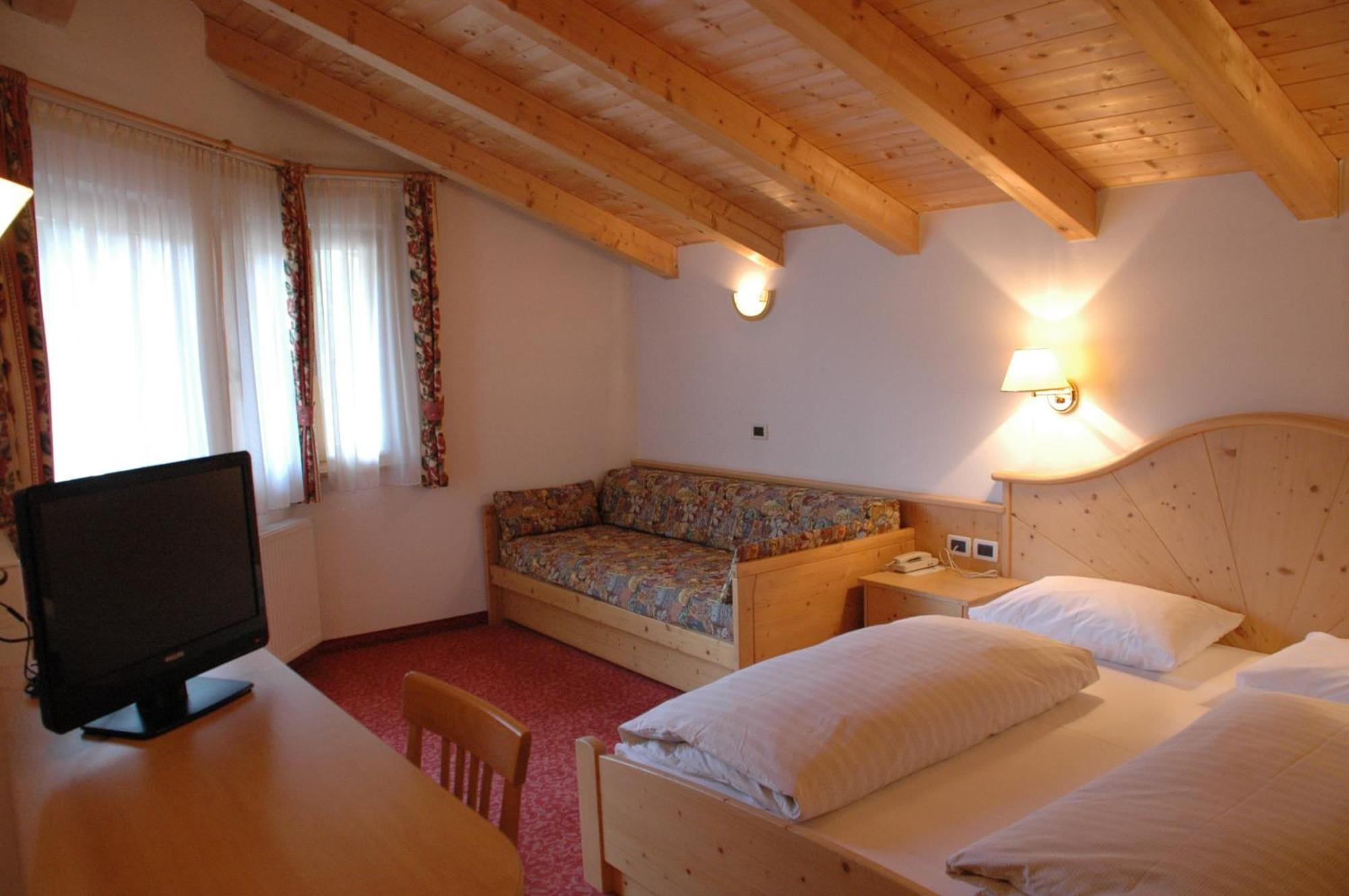 Hotel Falzares San Cassiano  Buitenkant foto