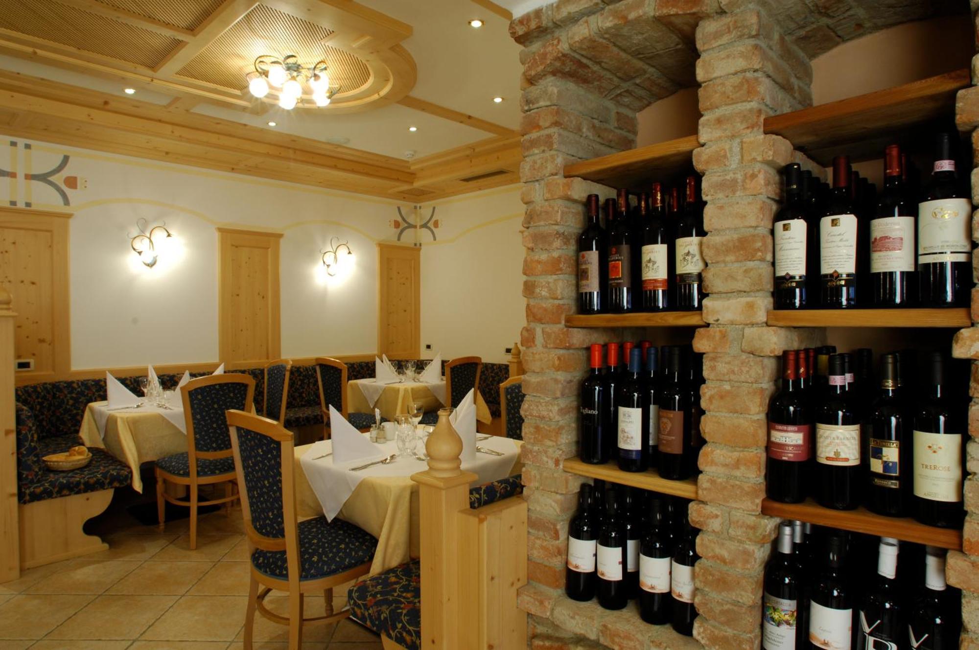 Hotel Falzares San Cassiano  Buitenkant foto