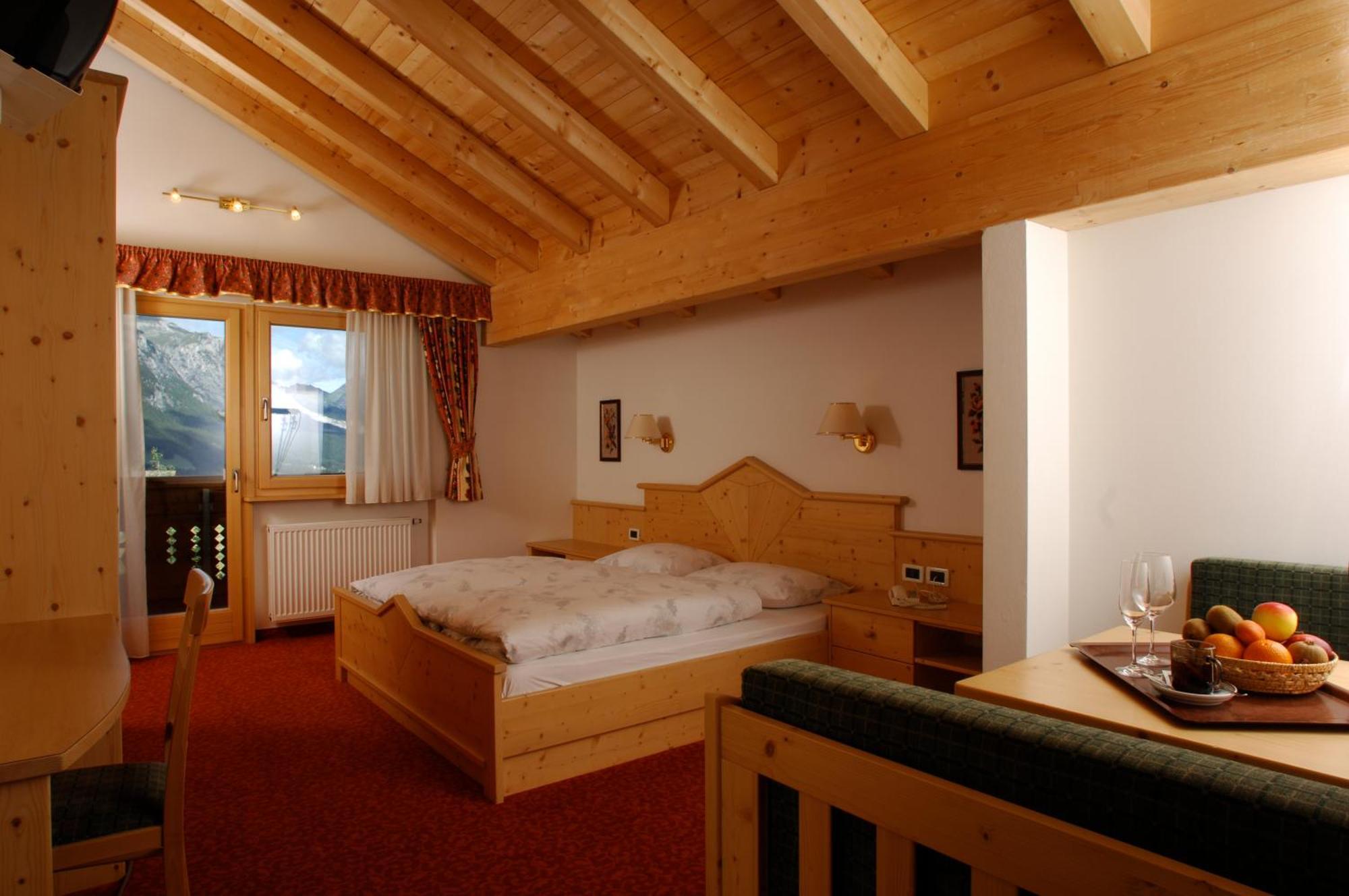 Hotel Falzares San Cassiano  Buitenkant foto