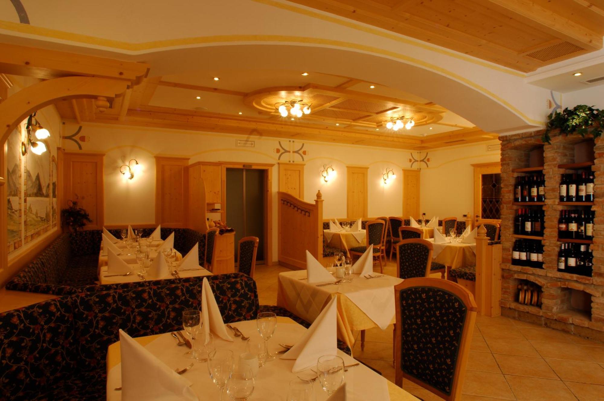Hotel Falzares San Cassiano  Buitenkant foto